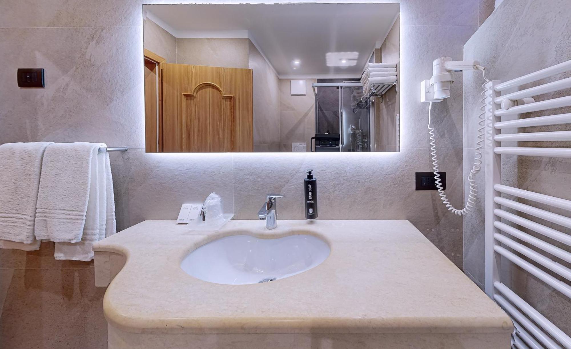Hotel Madonna Delle Nevi Folgarida Kültér fotó